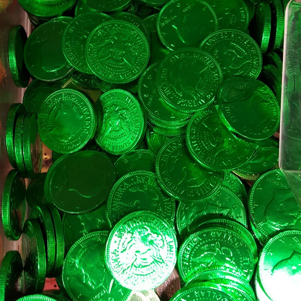 keikos-safe-place:Rainbow chocolate coins! These are so pretty!