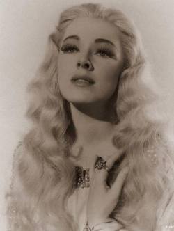 fawnvelveteen:  Actress Eleanor Parker 