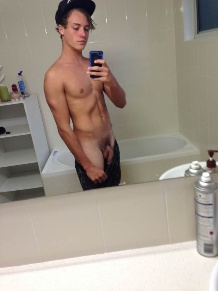 kylegean:  motdrobert2:  Kik-stand chaos!  Str8 boys sexting.  Hot Gold Coast surfer,