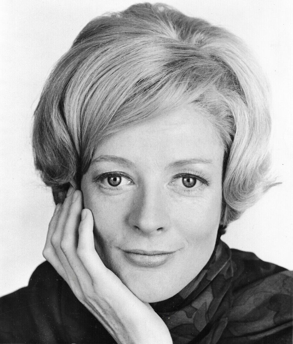 Maggie Smith - Wikipedia