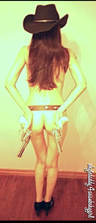 panties-on-or-off: Fancy shooting cowgirl. But looks like you forgot your panties @whytedaddy4asianb