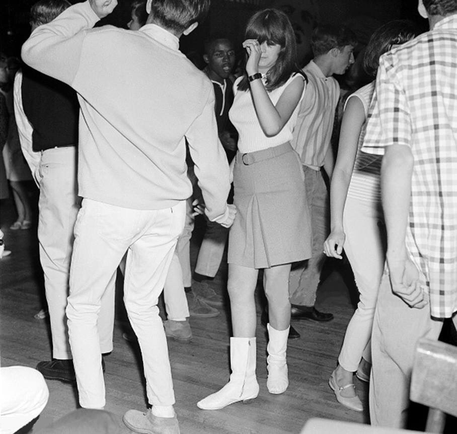 isabelcostasixties: New Year’s Eve Party in a night Club in Sunset strip, Los Angeles
