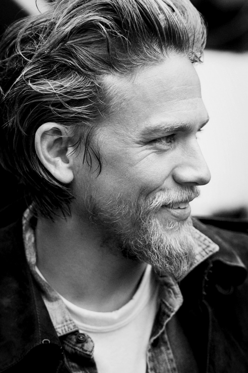 guiltypleasuresreviews:   Charlie’s beard appreciation post   #charliehunnam #beardsaresexy