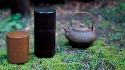 Tea canisters that age: Since 1875, Kaikado of Kyoto perfected the art of handmade tea canisters or 