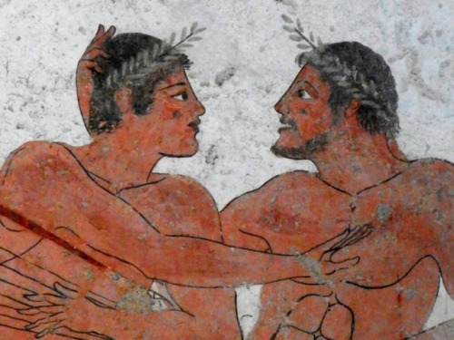 abrighterhellas:Homosexual love - Detail of the “Tomb of the diver” (480-470 BC) at Muse