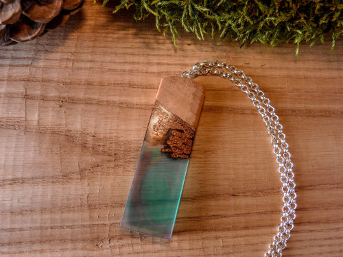 sosuperawesome: Wood and resin jewelry by ForestFuzz on Etsy• So Super Awesome is also on Faceb