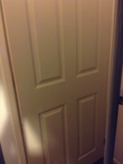 isntitloveleigh:  themisadventuresofahalfjew:  yaoipeen:  benjamln:  benjamln:  my door handle is missing ?????¿¿¿¿¿????  IM HAVING A CRISIS HERE WHERE IS M Y DOOR HANDLE   it seems like u cant handle this situation   get out.  How? 