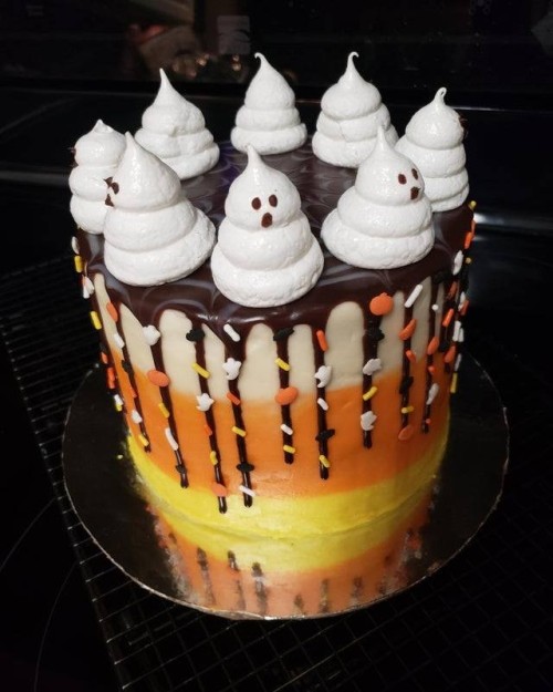 Candy Corn Ombre Cake with Ghost Meringues Source