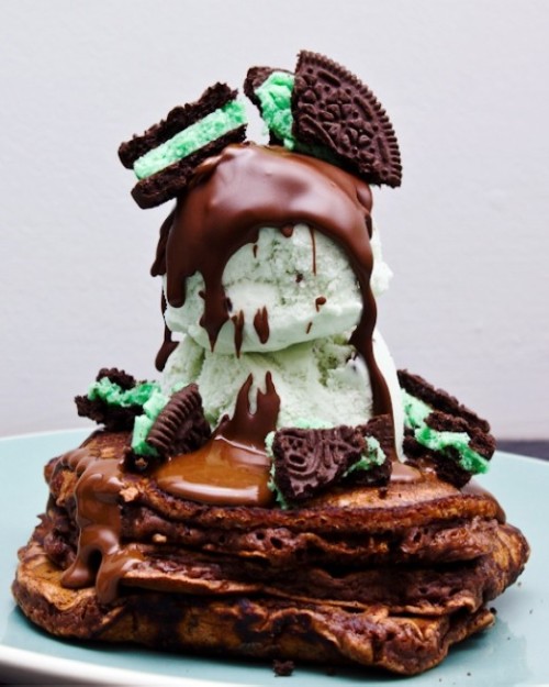 Mint Oreo Pancakes Covered Chocolate, Mint Ice Cream, Chocolate Pancakes, Chocolate Cover, Oreo Dess