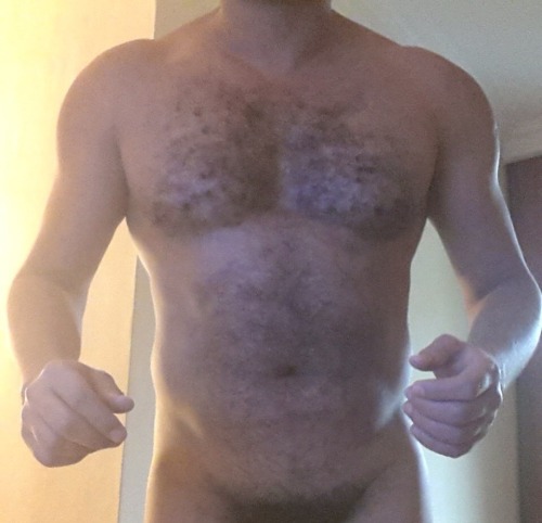 mapo55:  Hola   Hairy sexy man with great looking pecs - WOOF my kind of man.