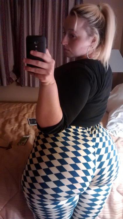 sexymelbournechubbygirls:  Oh wow. 😜