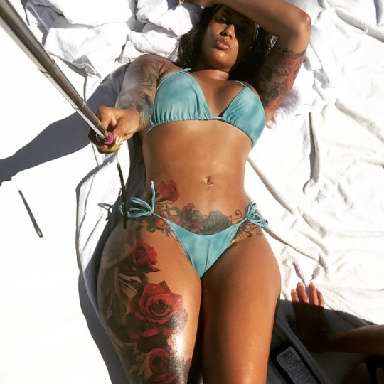 thebiggest1:  Holly is tatted and thick 