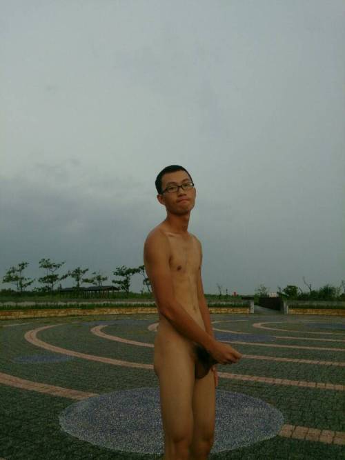 gay-asian-sm:  MasterSamual：　SM、エロイ、パイパン、可愛い写真をhttp://gay-asian-sm.tumblr.com/をフォローしてください。 