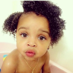 thenaturaltransition:  OMGGGGG WHO’S SUPER CUTE BABY!?😍  #naturalhair #natural #permfree  #fro #locs #goodhair #teamnatural #beauty #afro #starterlocs #menwithlocs #womenwithlocs #curlyhair #kinkyhair #twists #inspire #naturalhairdoescare #likes