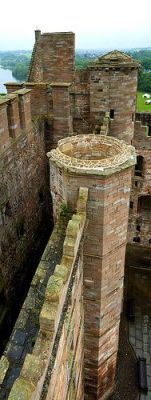 janetmillslove:  Linlithgow Palace . moment