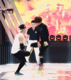 sakuratuanct:  Baro VS Minho for new KBS ProgramThis game is intense as fuck. 