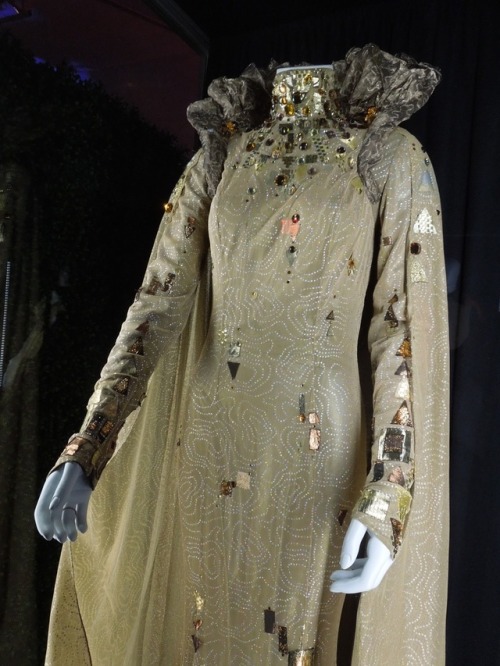 costumeloverz71:Fairy godmother (Whitney Houston) Rogers & Hammerstein’s Cinderella..