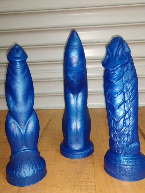 hankeystoys:Beowulf,taintacle,dragon trio in a maetallic blue color 