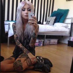 positivley:  ive re-blogged this loads but shes just so perf. 