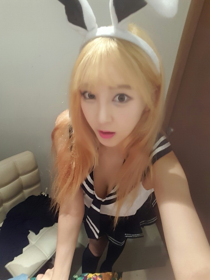 kormodels:  Kim Olia’s selca