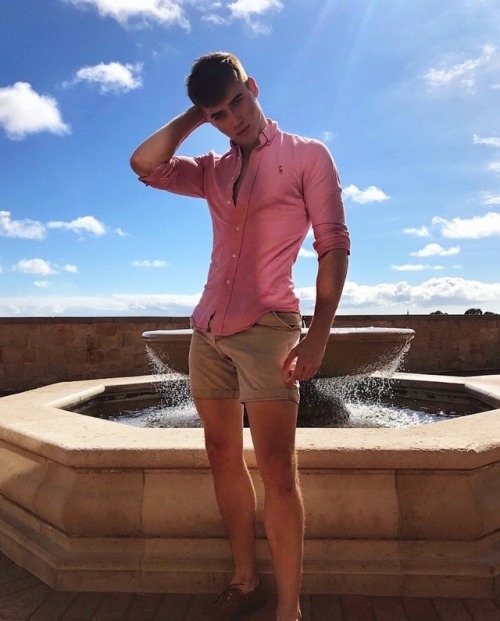 Model: Lucas Dell