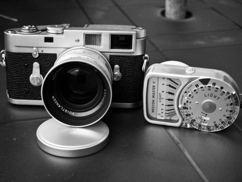 This one is for Matt (LifeLoveImagery). M2 sporting the Nokton 50/1.5. Enjoy yours.