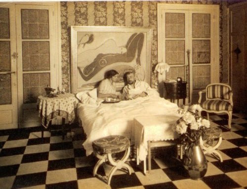 Paul and Denise Poiret having breakfast in bed.Above the bed-Dutch painter Kees van Dongen’s Q