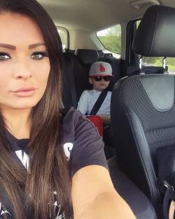 Bless him in the back having a nap behind his sunglasses and hat lol 💗💗 off to work @laseredbeauty by charleyatwell