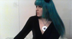 tentaclerotica:  I fucking love my new hair~