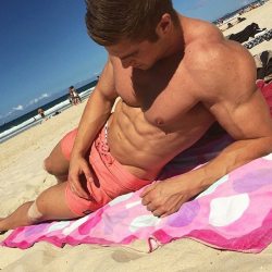 fitstud:  Chasing the sun on the beach.