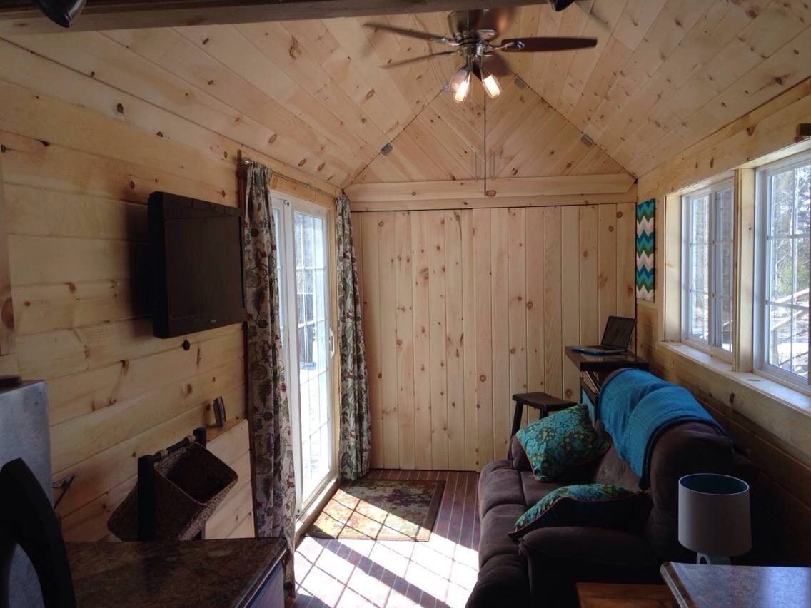 tinyhousedarling:  The Ritz’ on Wheels Tiny House