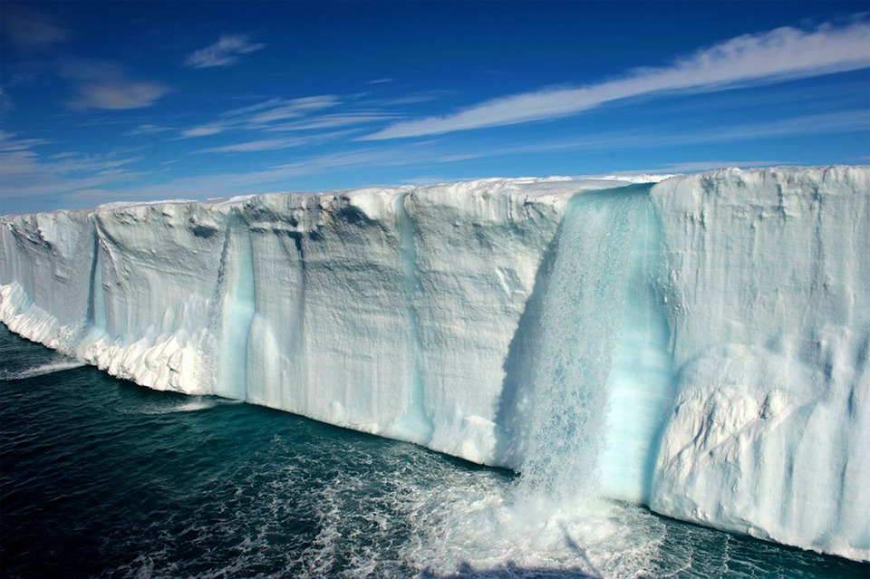 opticallyaroused:  Amazing glacial waterfalls. Photo: Keen Press 