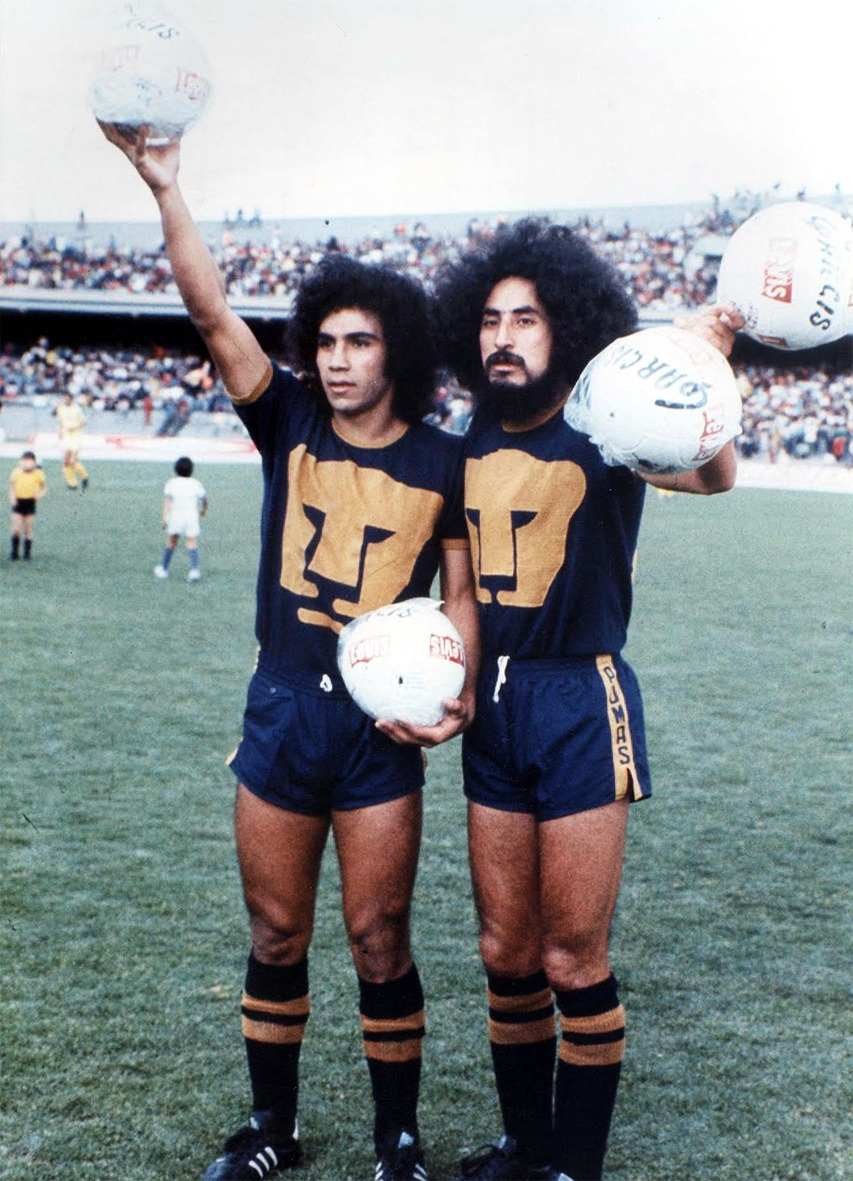 Check out those fros. Hugo Sanchez and Leonardo Cuellar during their time with Pumas.