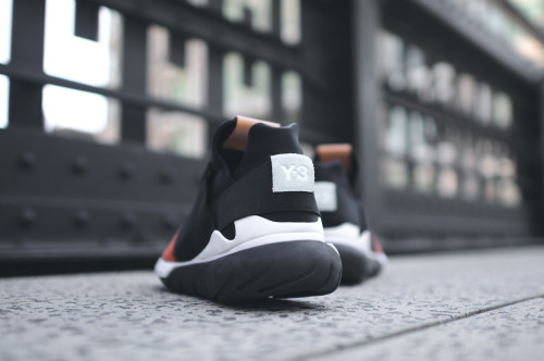 nock-nock-nock: Y-3 Qasa Low II “Black / Orange”