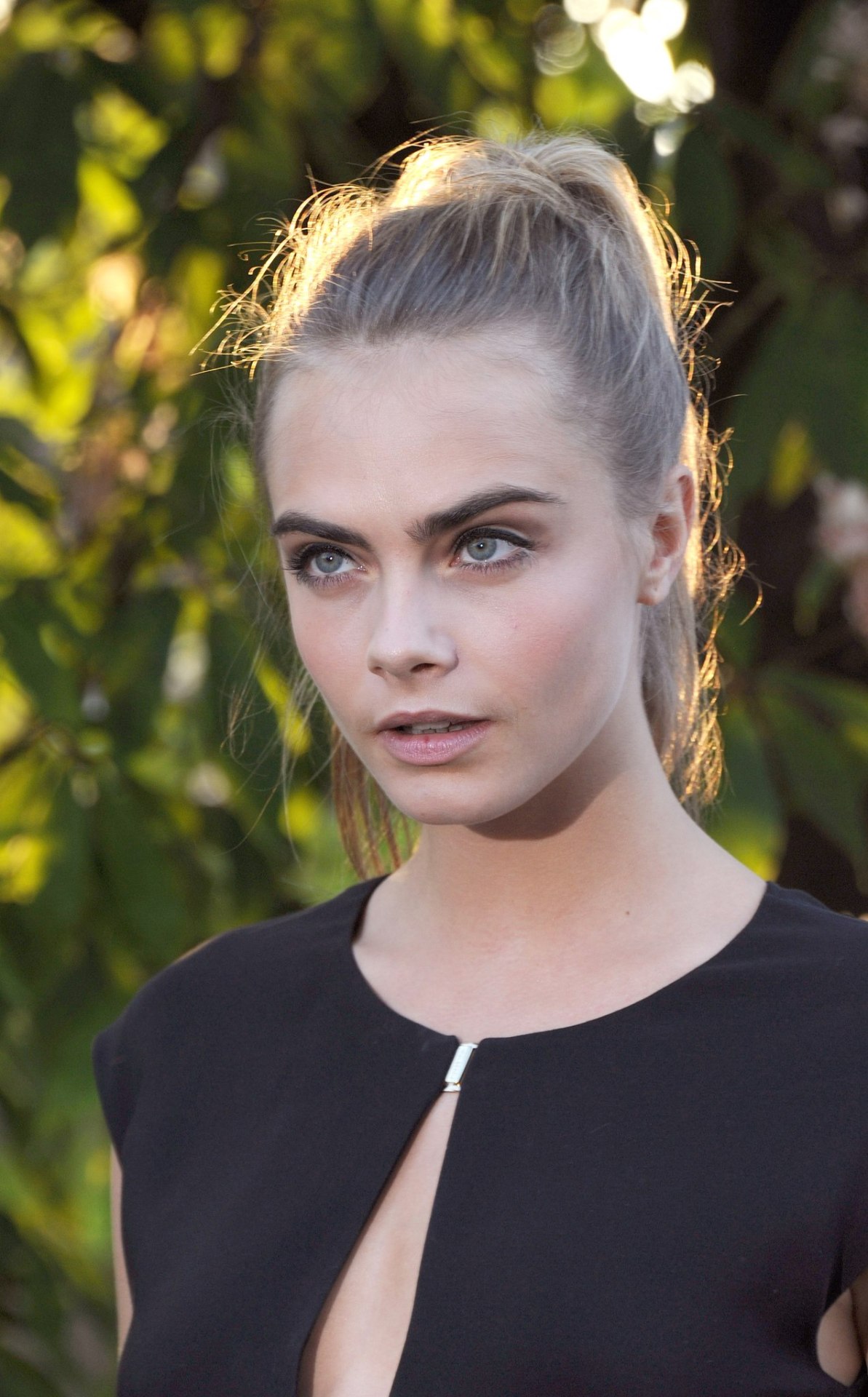 cara-made-me-do-it:  Cara Delevingne attends The Serpentine Gallery Summer Party