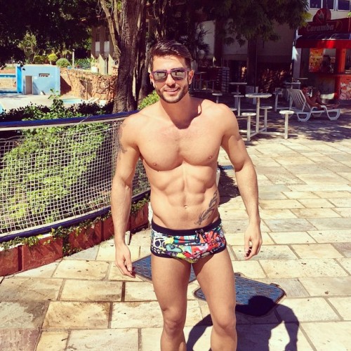 https://male-dreams-blog.tumblr.com/post/118554233965