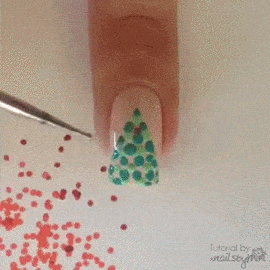 nailpornography:  Christmas Tree