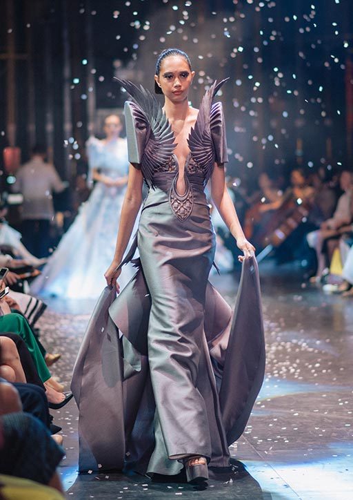 muchymozzarella:  Cary Santiago - TernoCon 2018    In the Philippines, “terno”
