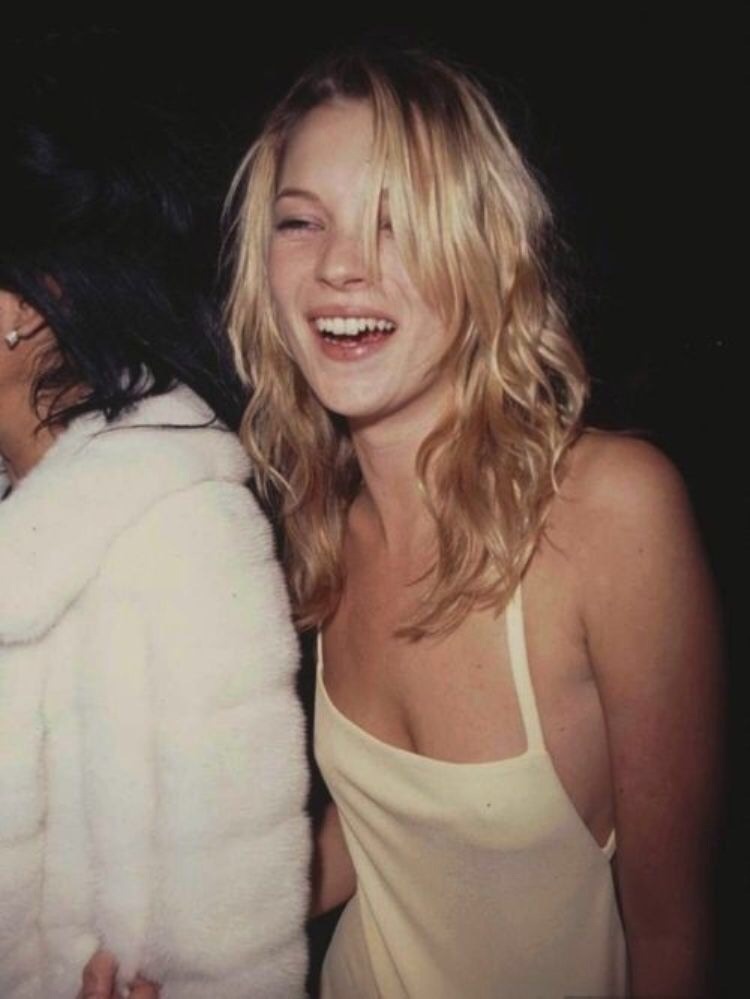 vogue-i-s-my-religion:  funkprad:Kate Moss is a doll  Vogue-i-s-my-religion.tumblr.com