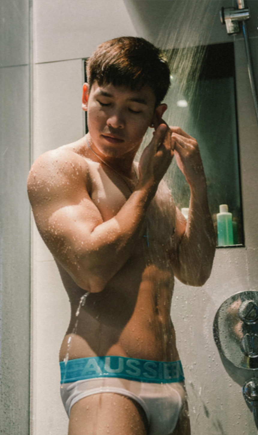 onlyasianhunks:  Thanat Sakornsin*3  (10/05/18)