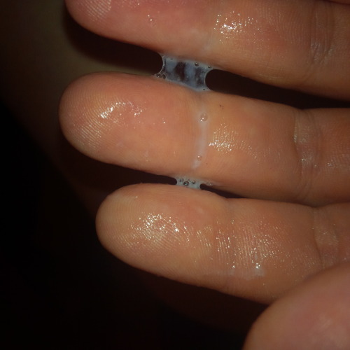 aianm-reinvigorated:When the desire strikes… I love using my fingers to collect my creaminess and fe