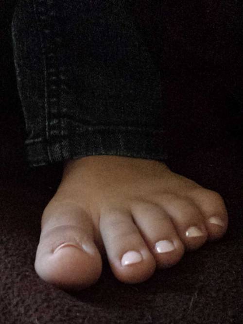 my petite slutwifes toes
