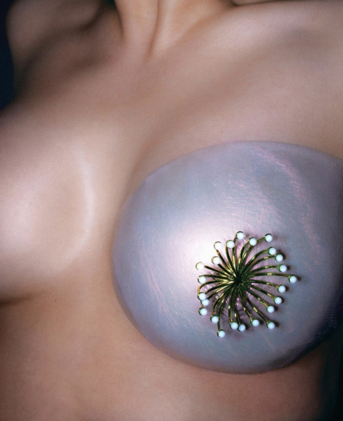 distantvoices:By Zoe Natale Mannella for Hugo Kreit 