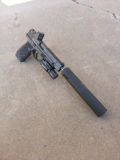 manlythings:  As much as I love glocks, I do really like the lines on full size M&amp;Ps.