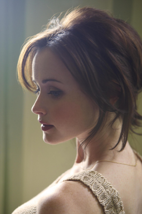 sexyandfamous: Alexis Bledel