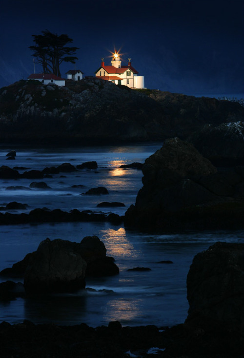 djferreira224:Battery Point Lighthouse ~ by Aaron Beddes