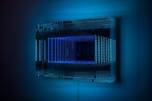 staceythinx:  Infinity LED light art by Hans Kotter Kotter on his work:  No other element inﬂuences our planet more than light. Light has enchanted me because of its inﬁnite variations and this aspect inspired me to investigate its composition and