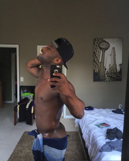 asskingz:  @royaltyboy1 Follow @asskingz for more!