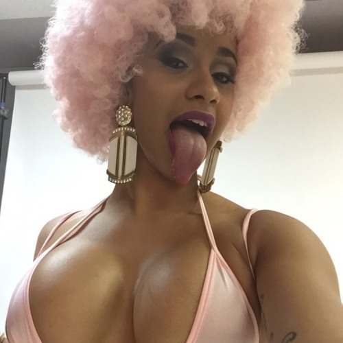 Porn photo imninm:  Black girls with pink hair