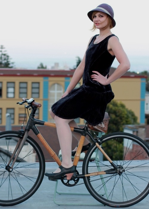 lemondeabicyclette:  Babe on Bicycle